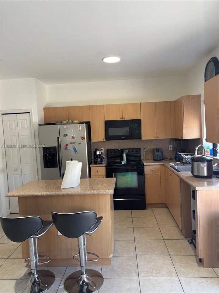 2914 Se 15th Ter - Photo 5 of 10