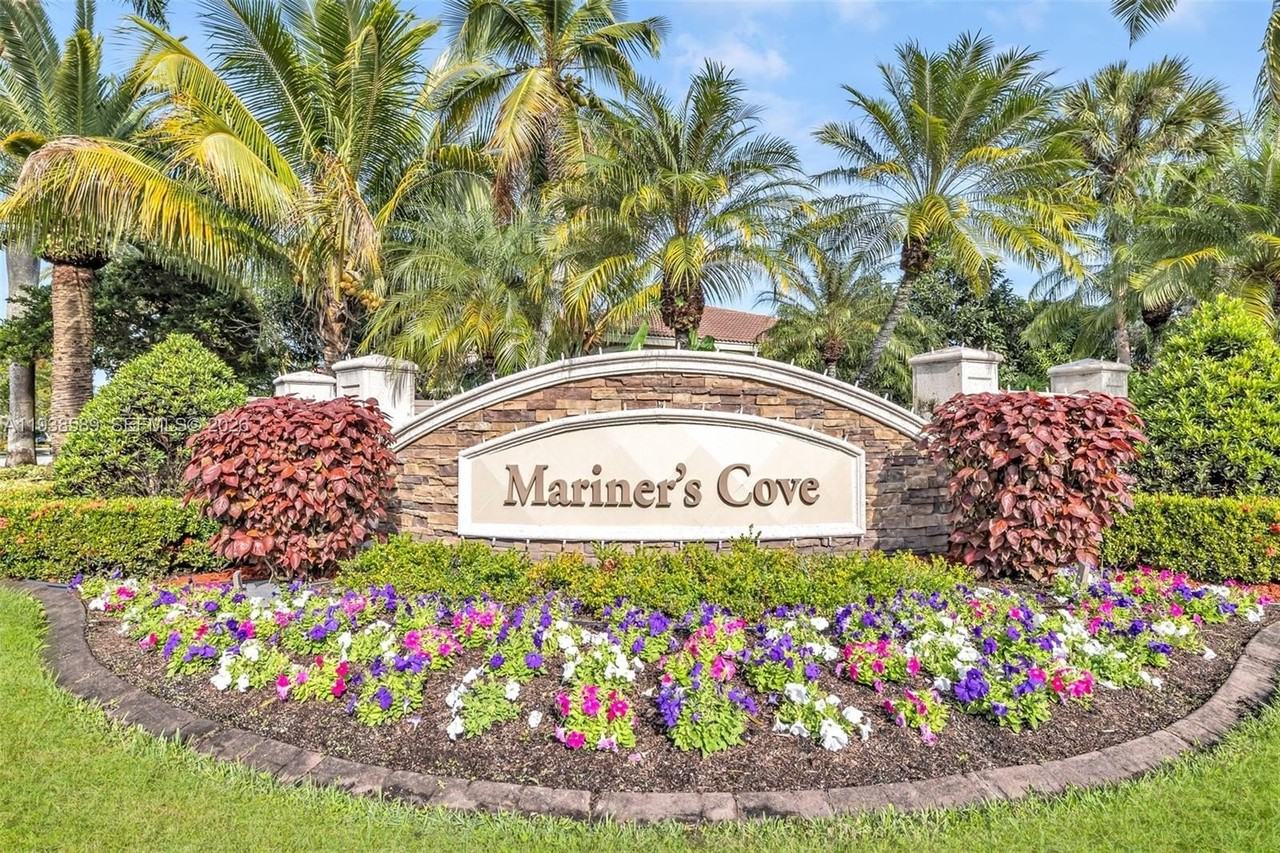 558 Nw 118th Ave - Photo 2 of 32