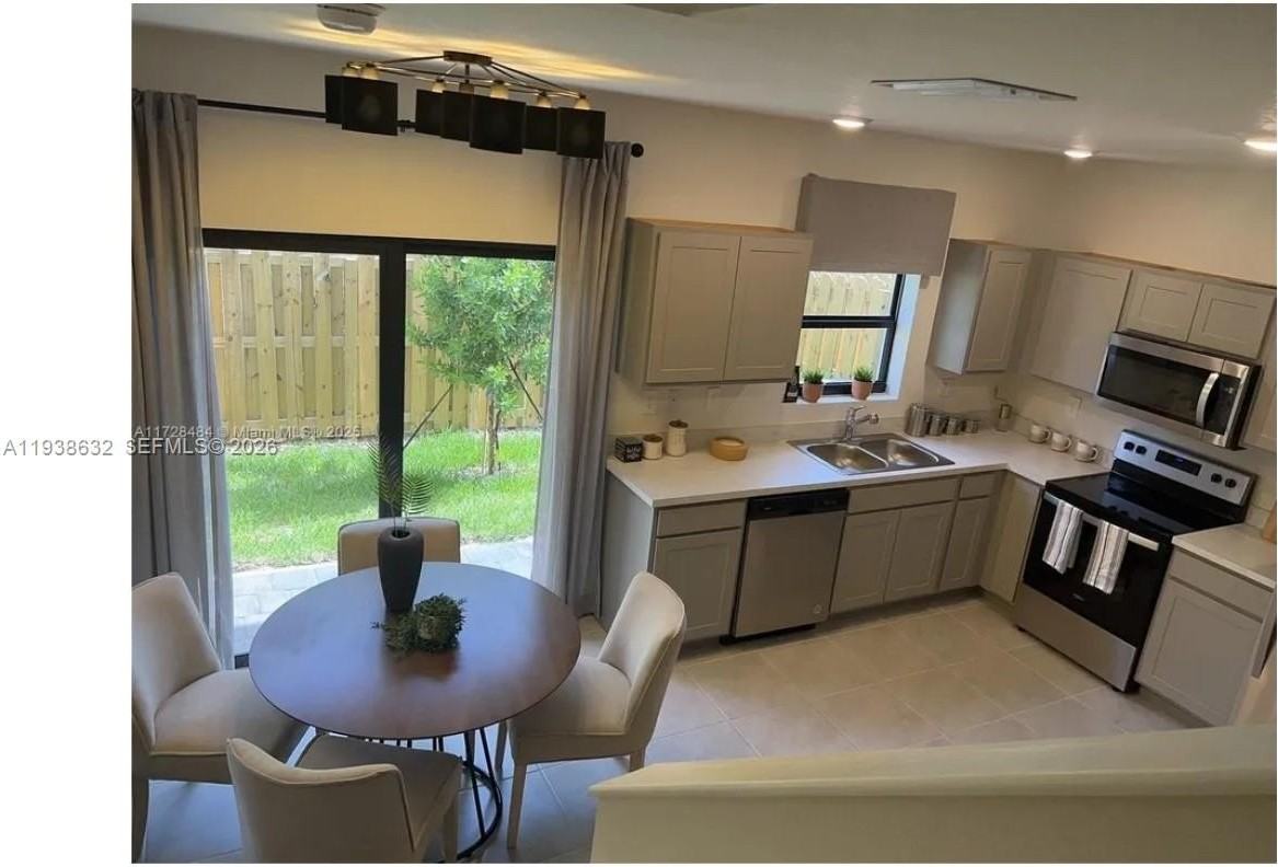 149 Ne 3rd Ct #149 - Photo 2 of 6