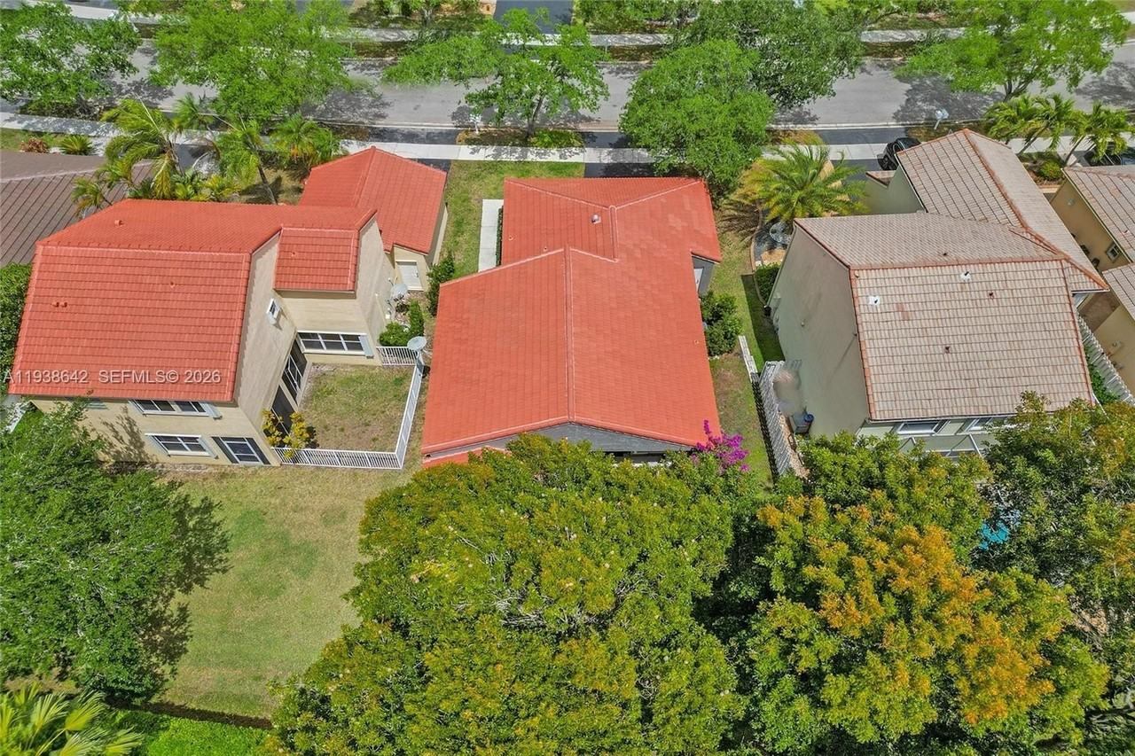 648 Sand Creek Cir - Photo 6 of 50