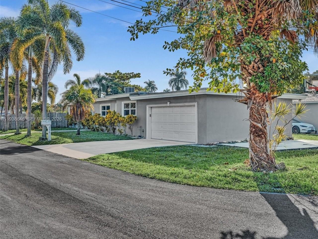 4416 Sw 35th Ave - Photo 3 of 50