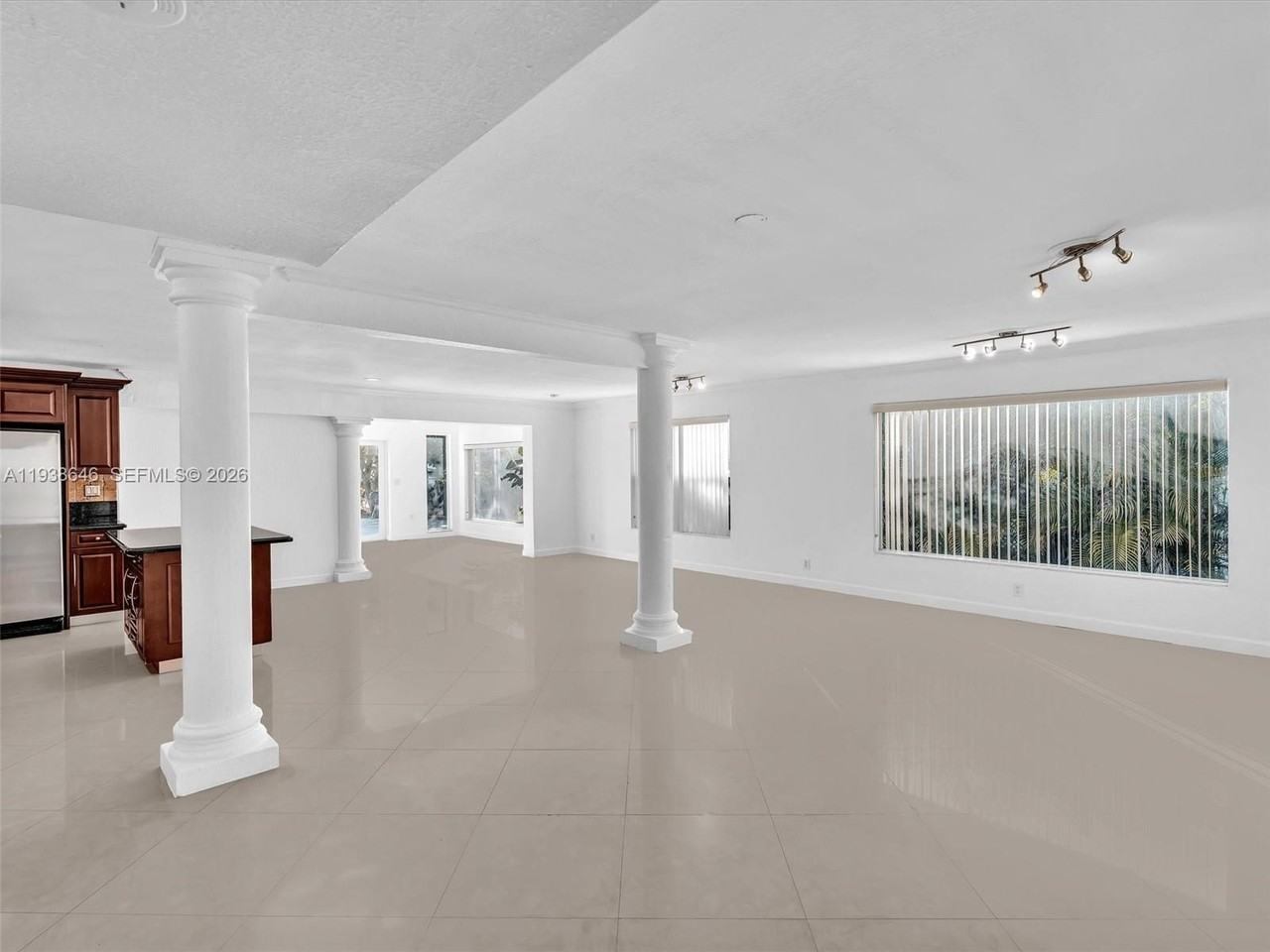 4416 Sw 35th Ave - Photo 6 of 50