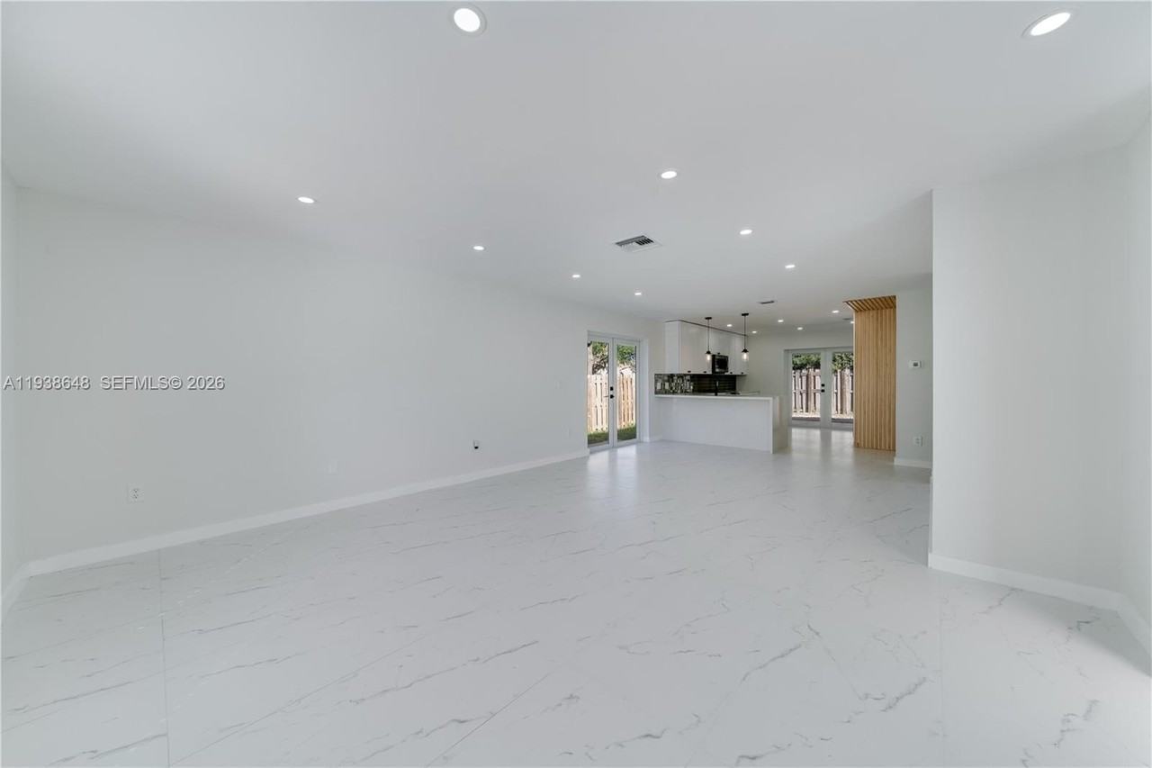 9826 Sw 222nd Ter #9826 - Photo 5 of 36