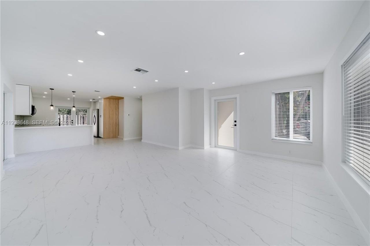 9826 Sw 222nd Ter #9826 - Photo 4 of 36