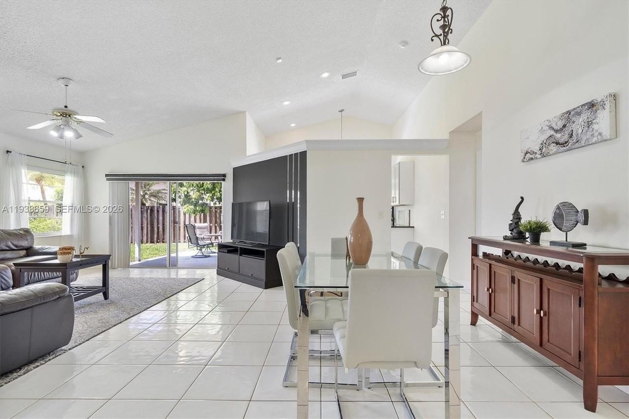 12265 Nw 32nd Mnr - Photo 7 of 47