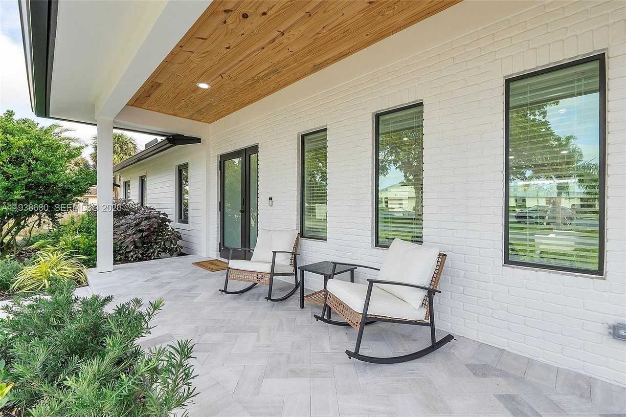 3540 Ne 28th Ave - Photo 5 of 33