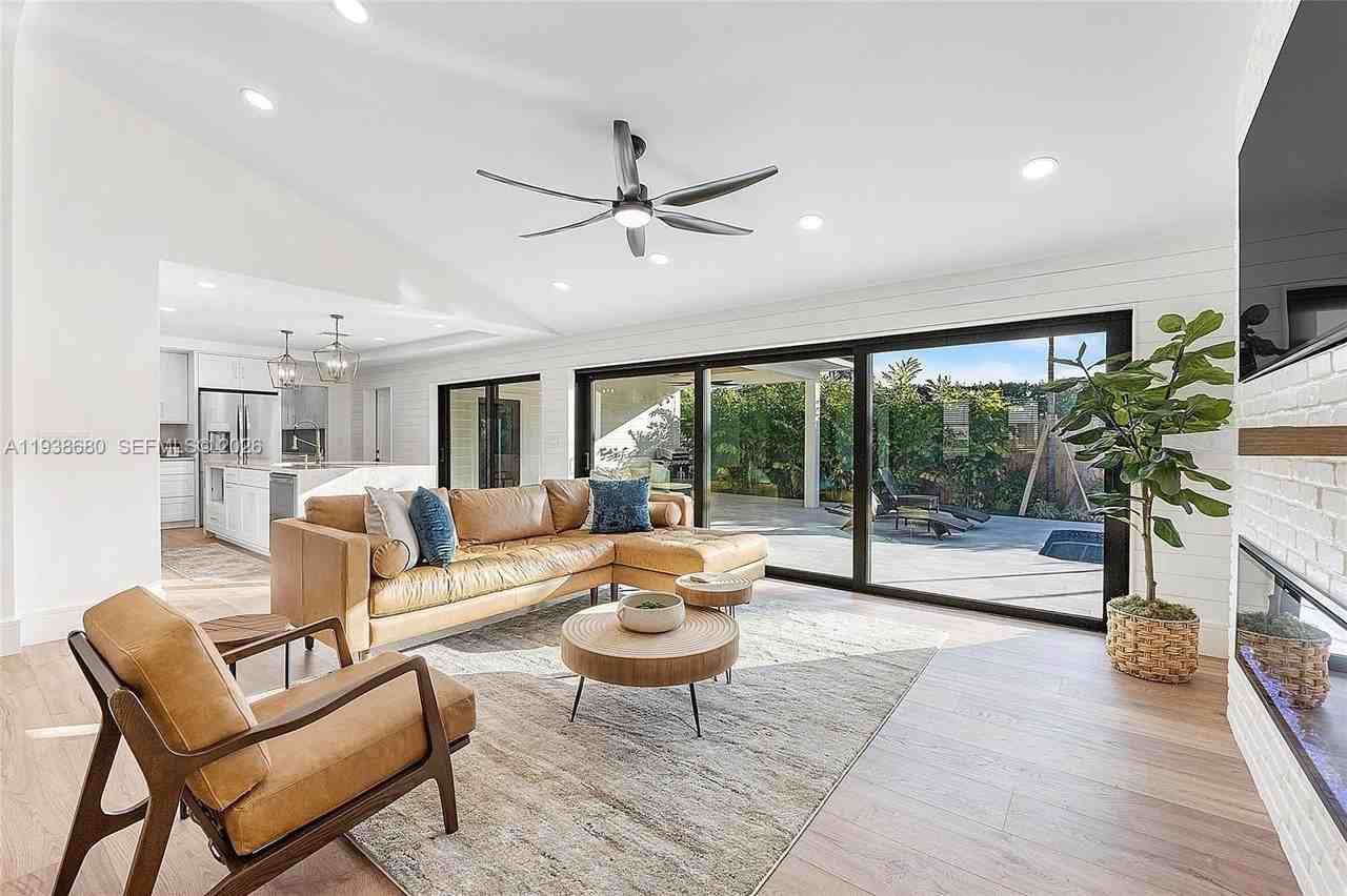 3540 Ne 28th Ave - Photo 7 of 33