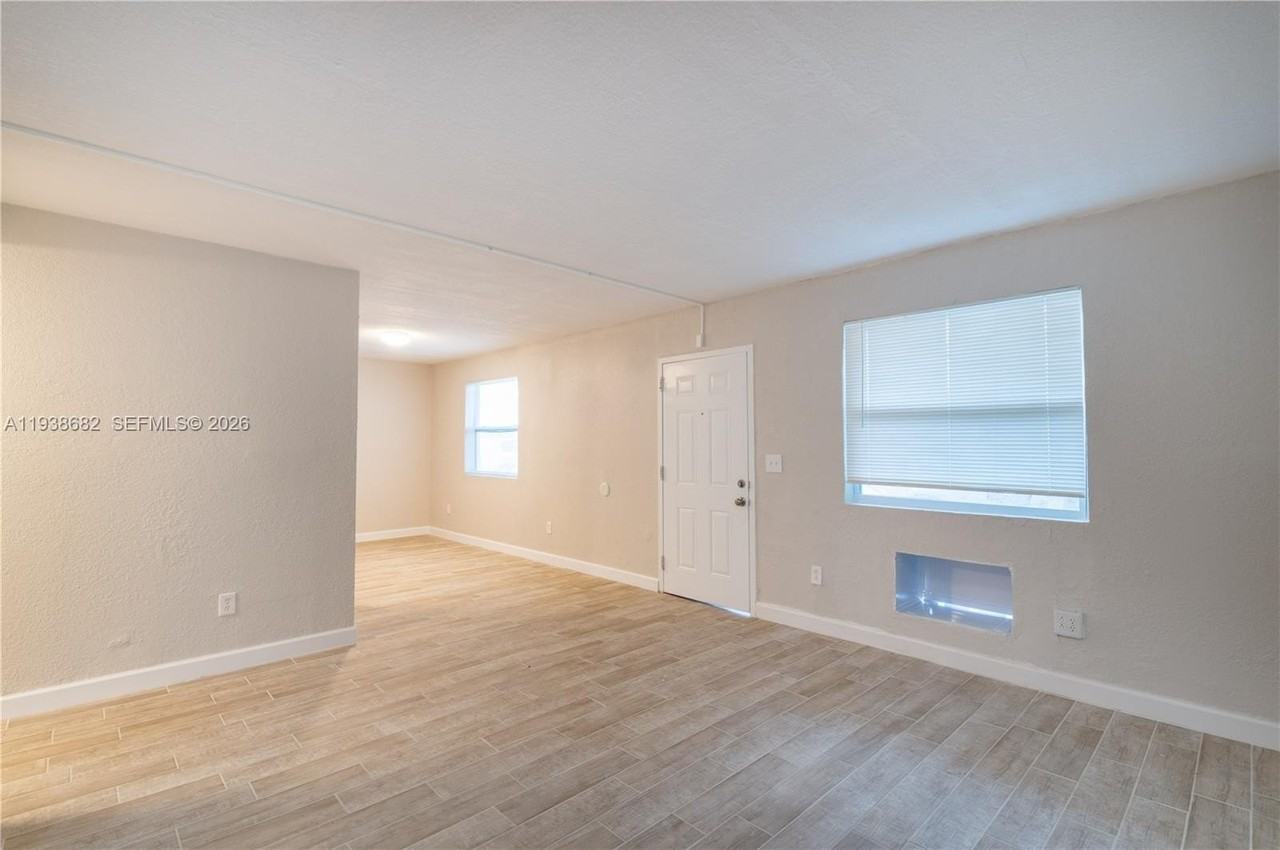 601 S Flagler Ave #6 - Photo 7 of 10