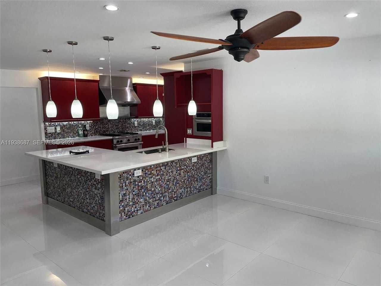 214 Ne 108th St - Photo 7 of 18