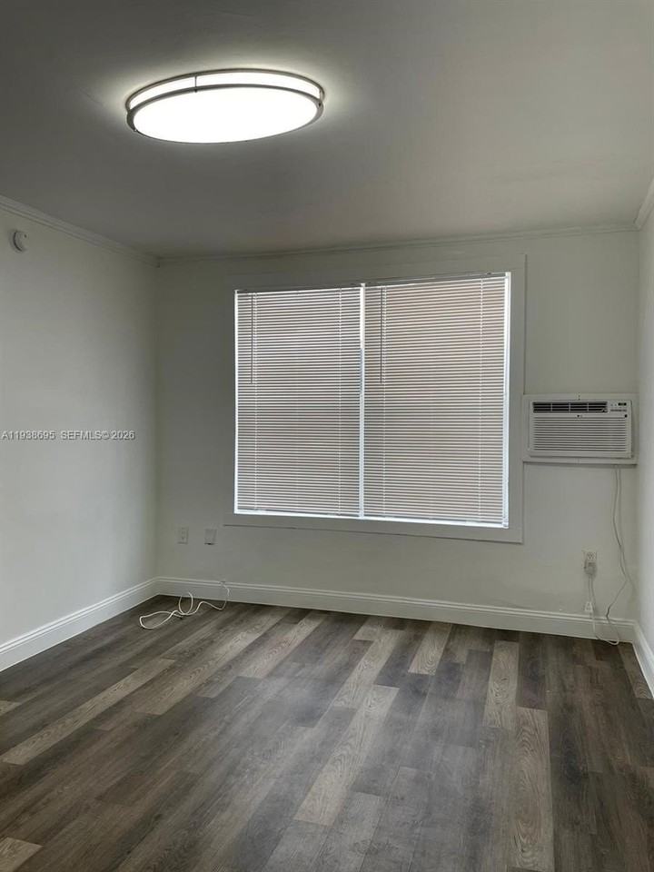 119 Menores Ave #4 - Photo 2 of 7