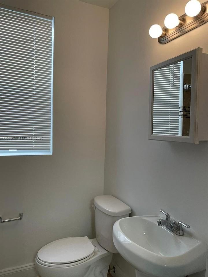 119 Menores Ave #4 - Photo 6 of 7