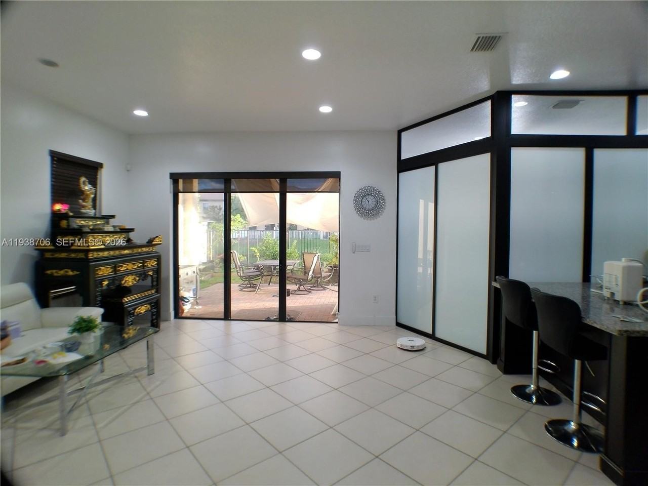 3308 W 95th Ter - Photo 4 of 29