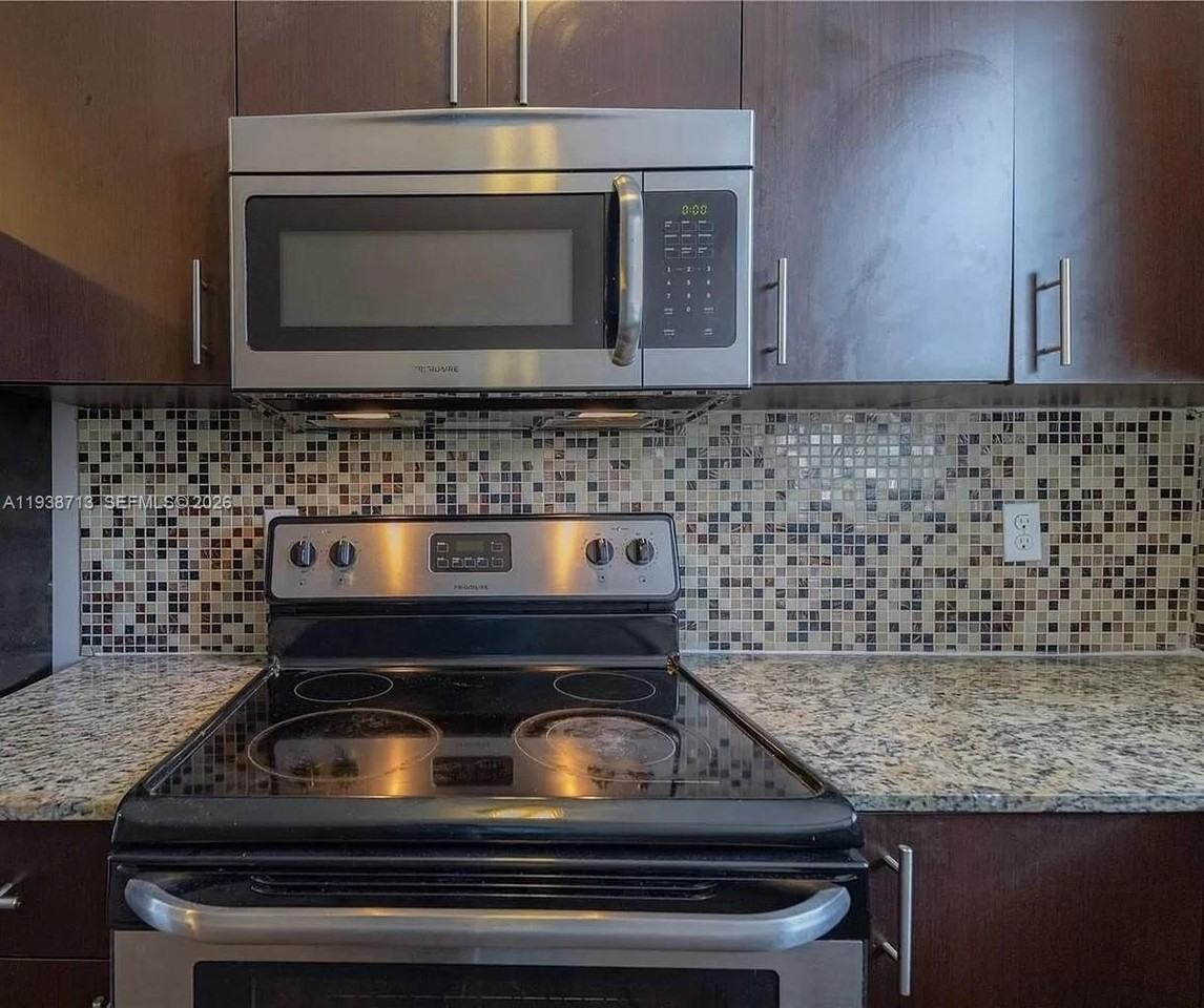 5416 Ne 1st Ct #7 - Photo 5 of 15