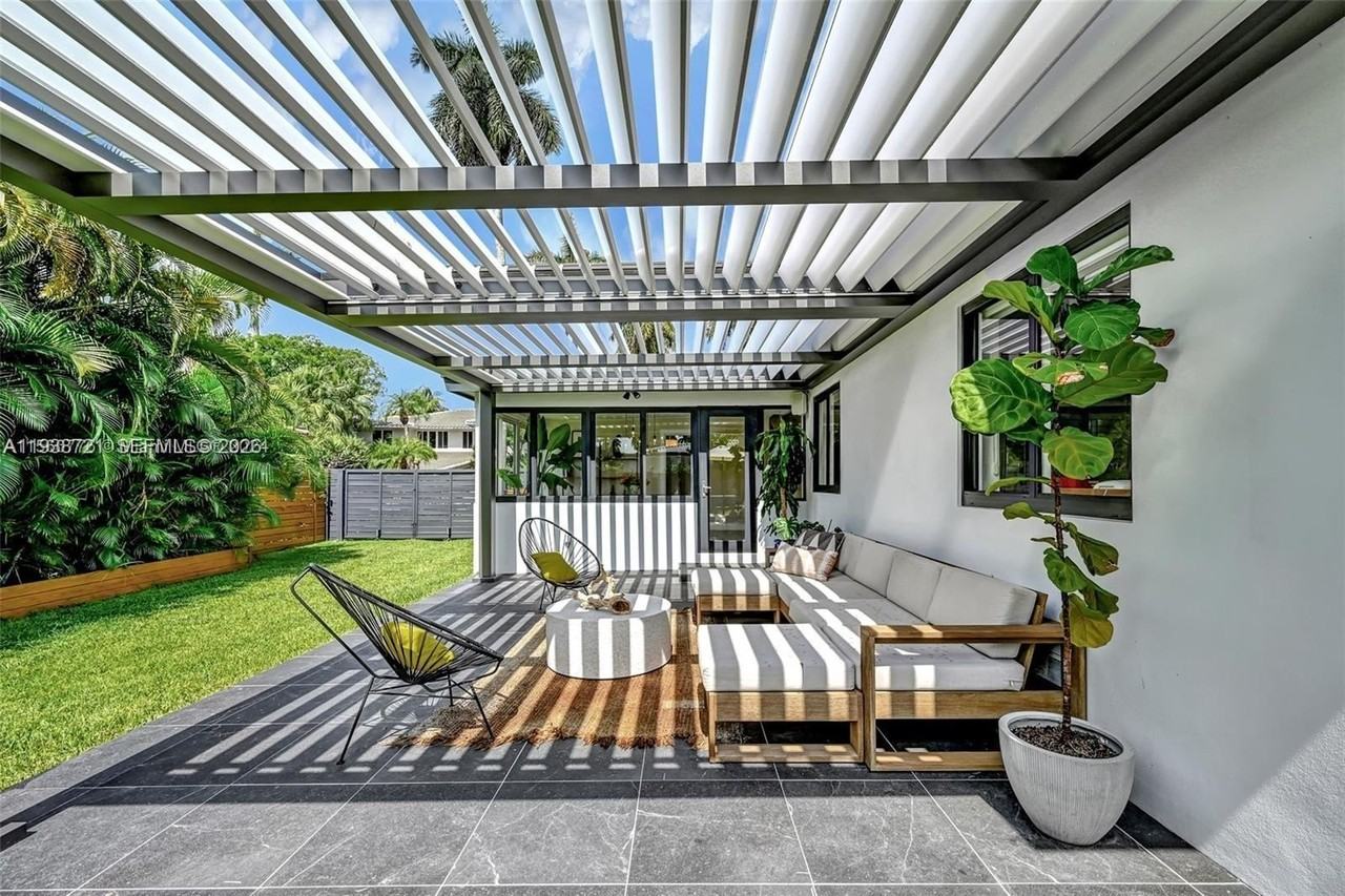 7531 Miami View Dr - Photo 6 of 38