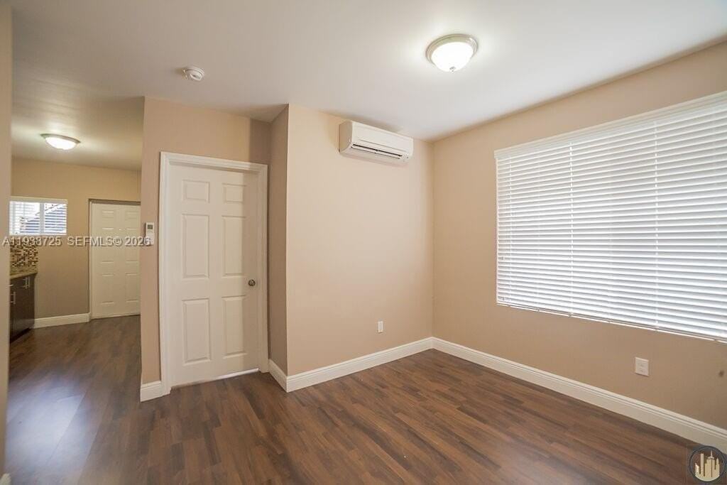 1752 Nw 1st St #2A - Photo 4 of 11