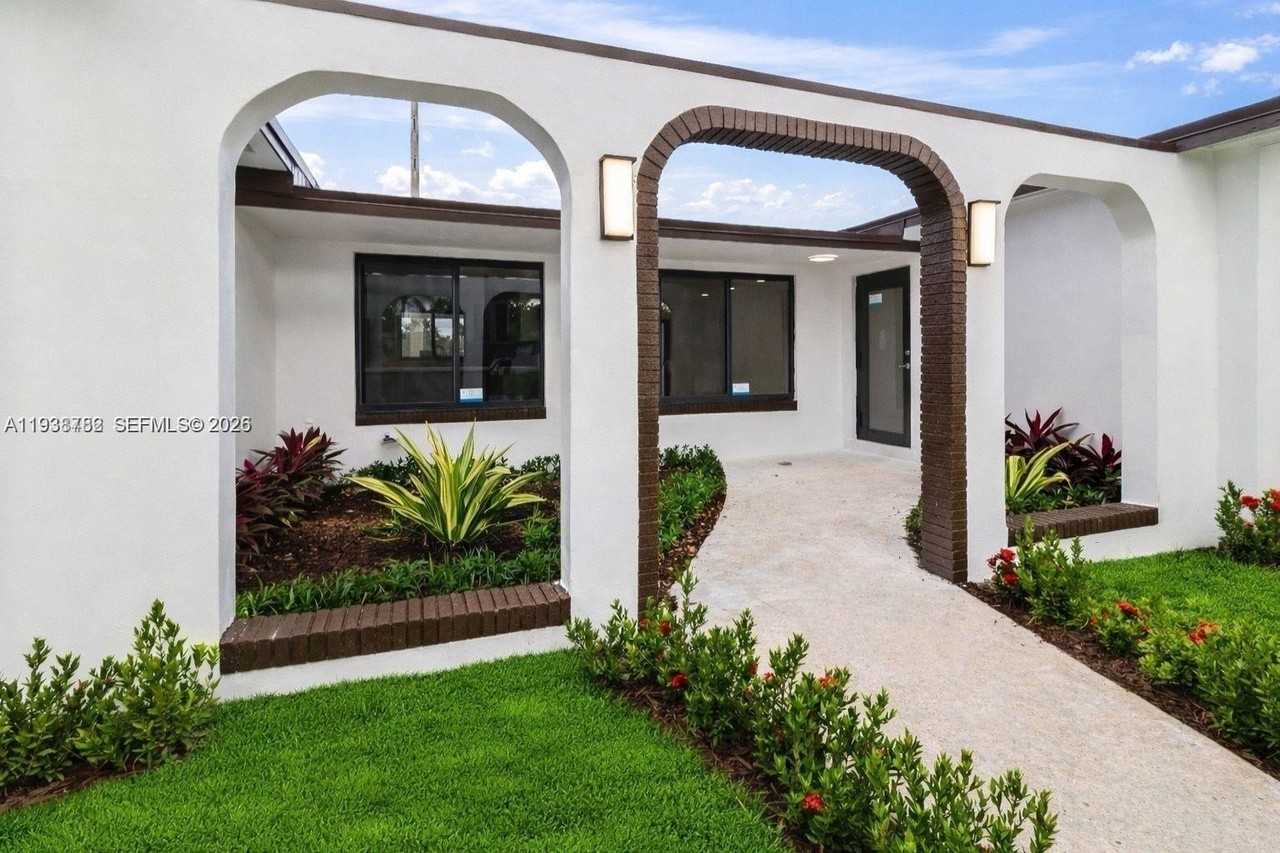 8631 Nw 24th Ct - Photo 6 of 50