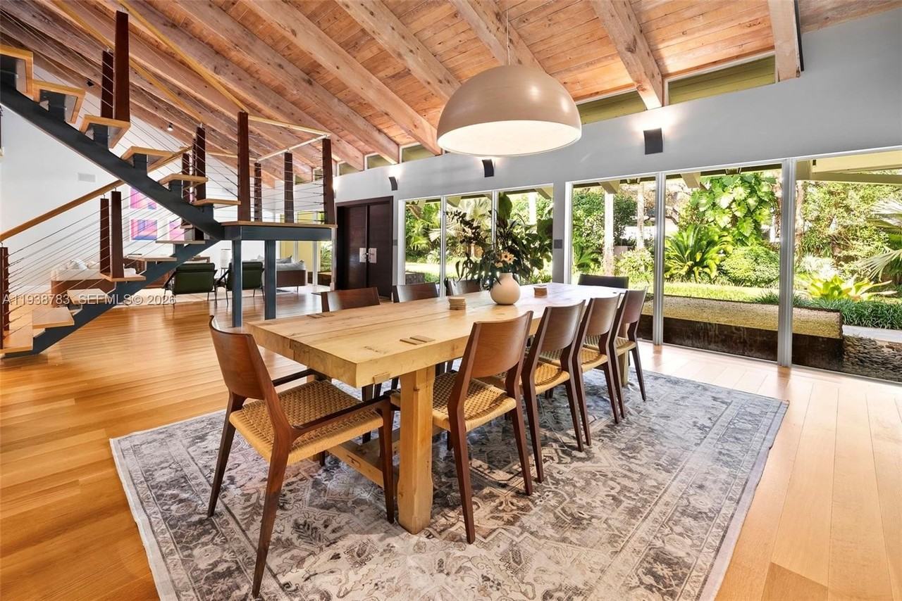 5520 Oakwood Ln - Photo 5 of 46