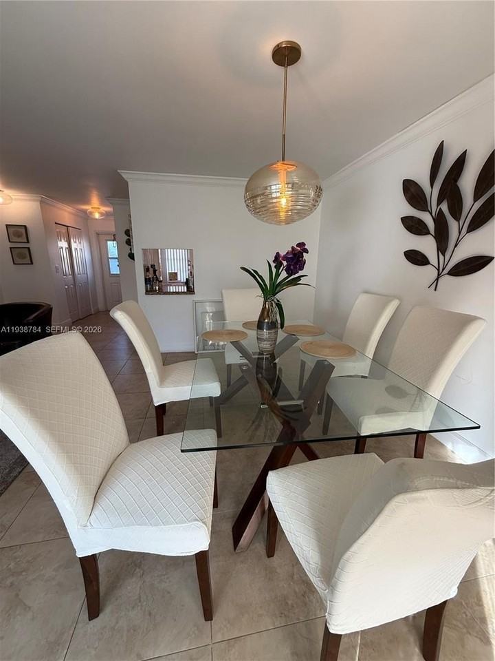 500 Ne 14th Ave #302 - Photo 6 of 16