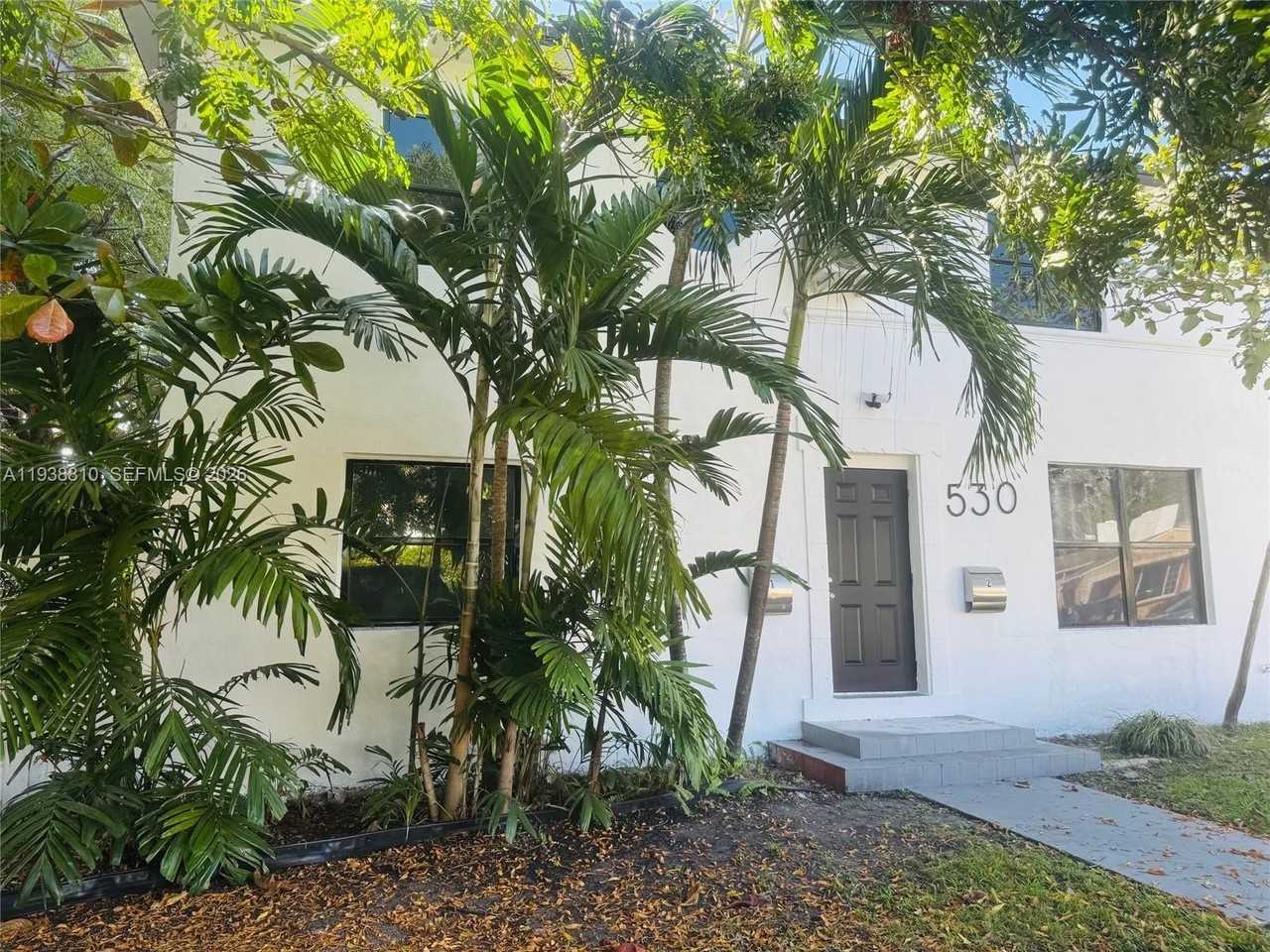 530 Ne 71st St #2 - Photo 2 of 22