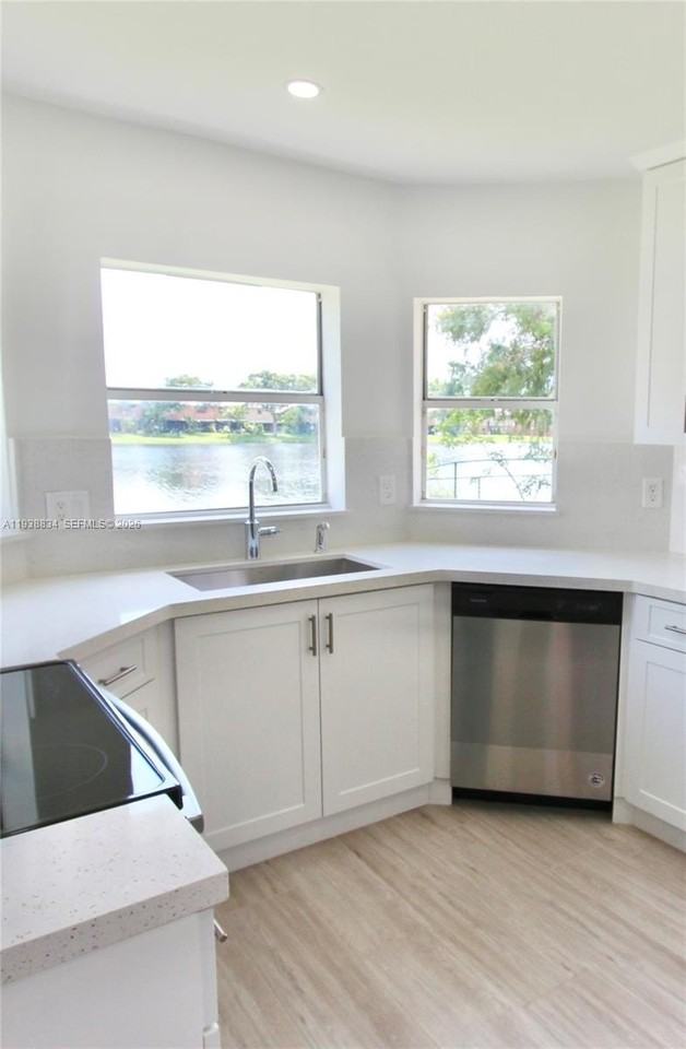 239 Nw 107th Ave - Photo 2 of 19