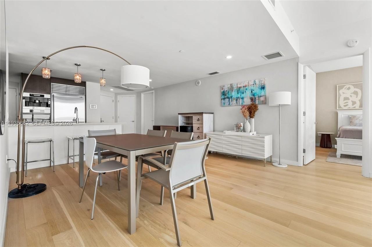 17001 Collins Ave #2702 - Photo 4 of 33