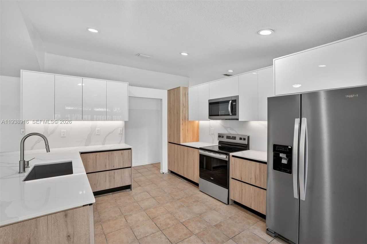 14300 Sw 152nd Pl - Photo 4 of 36