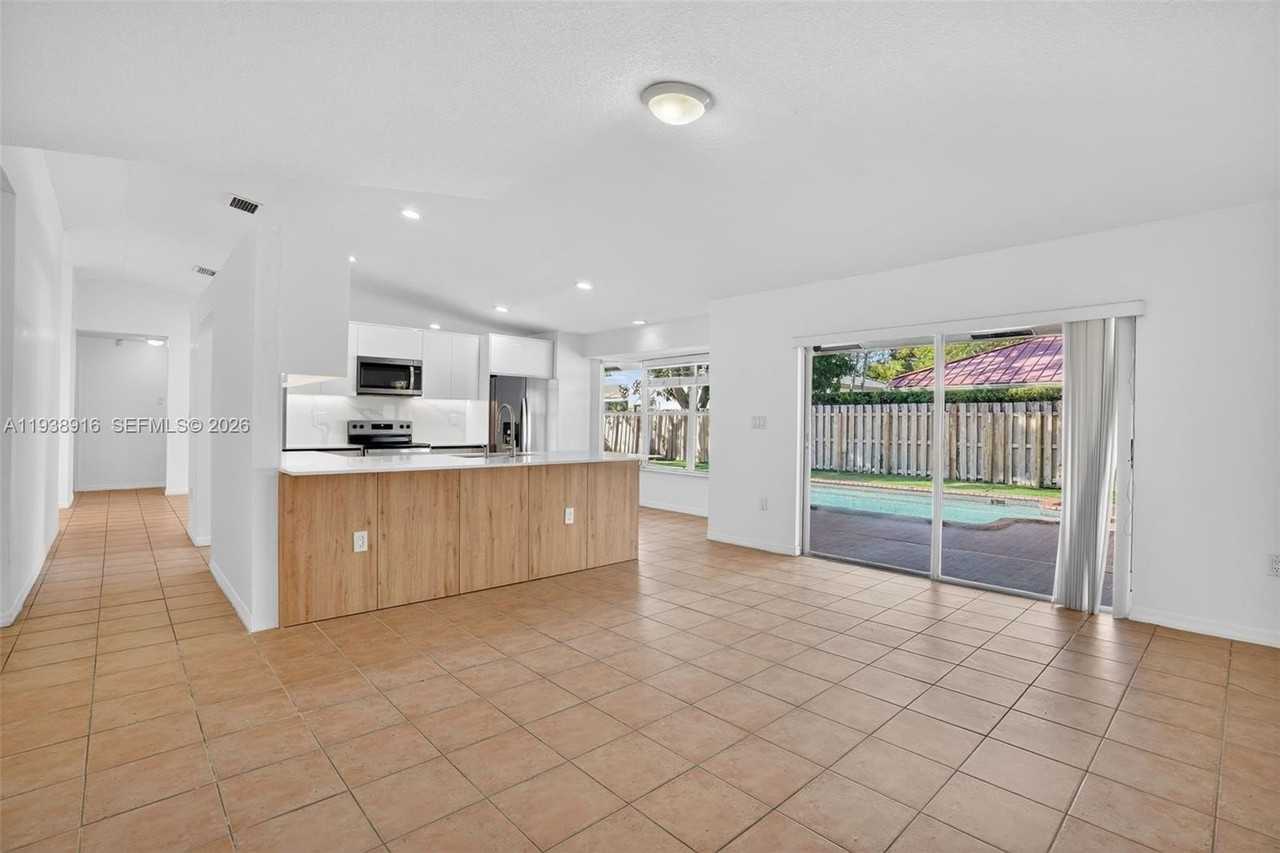 14300 Sw 152nd Pl - Photo 6 of 36