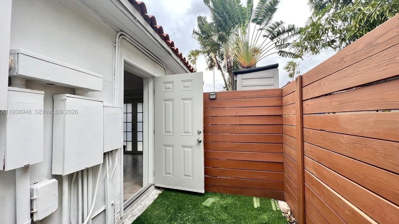 1501 Calais Dr #A - Photo 5 of 12