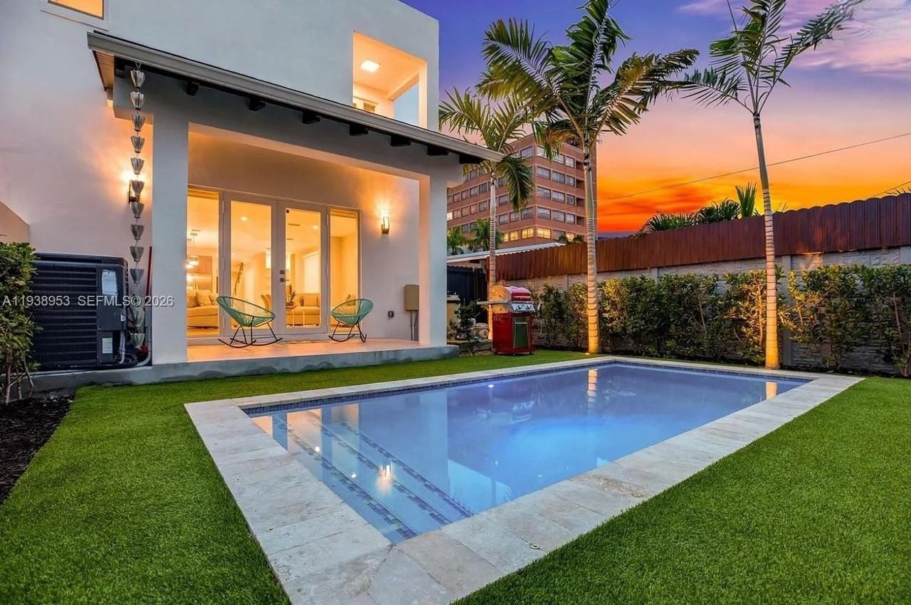 3655 Sw 26th St - Photo 7 of 12