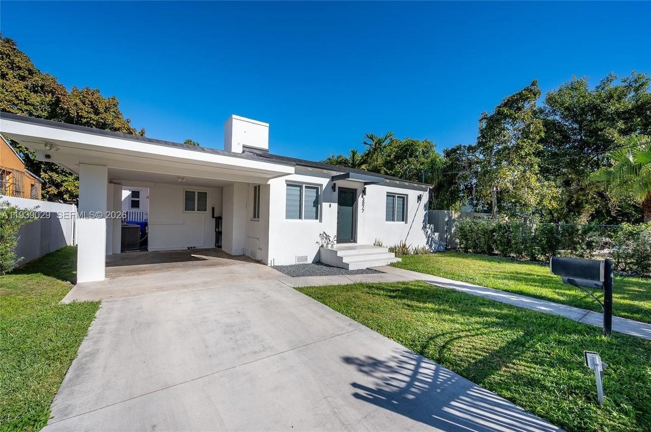 3077 Sw 5th St - Photo 2 of 25