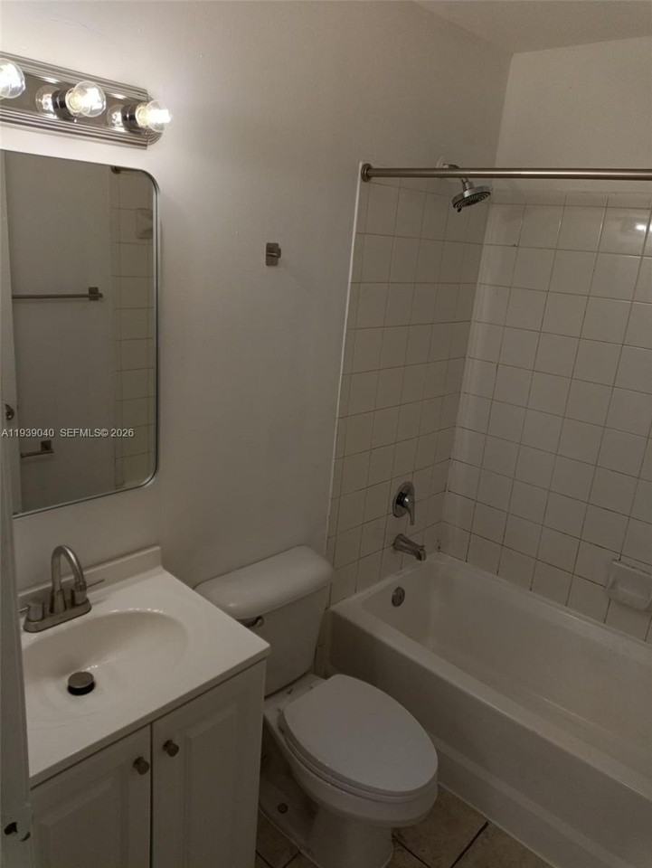 947 Lake Terry Dr #D - Photo 4 of 9