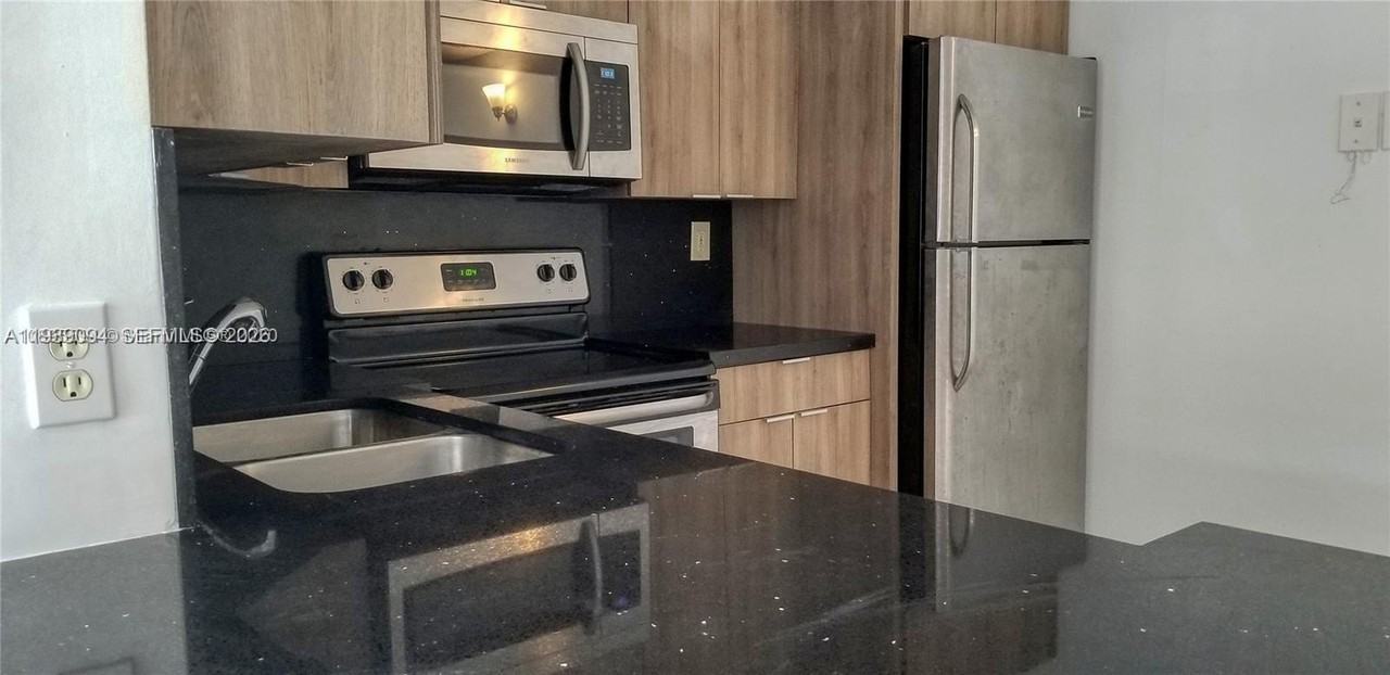 11460 Nw 42nd St #11460 - Photo 2 of 10