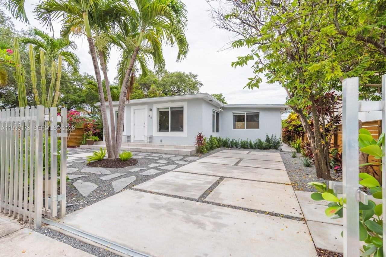 44 Nw 40th St - Photo 2 of 25