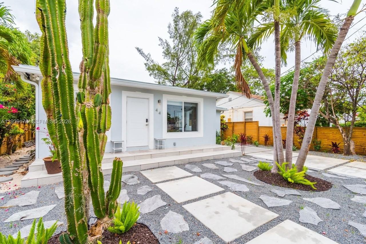 44 Nw 40th St - Photo 3 of 25