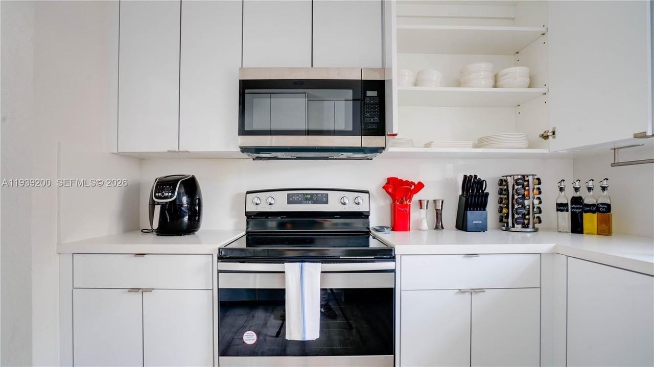 5157 Ne 6th Ave #5157 - Photo 5 of 20