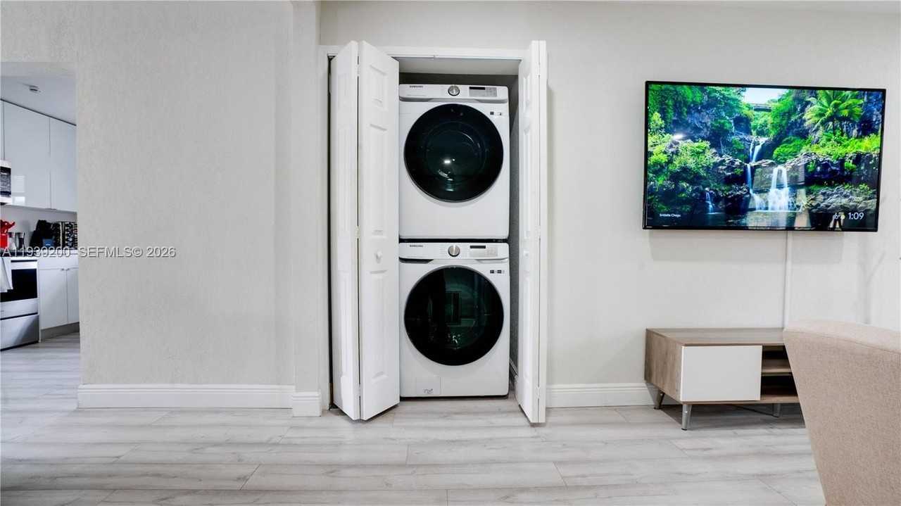 5157 Ne 6th Ave #5157 - Photo 6 of 20