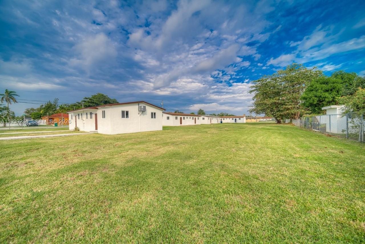 10290 Sw 177th St #10290 - Photo 4 of 16