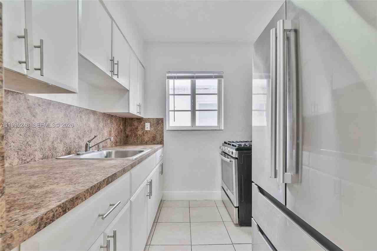 6921 Rue Vendome #10 - Photo 4 of 27