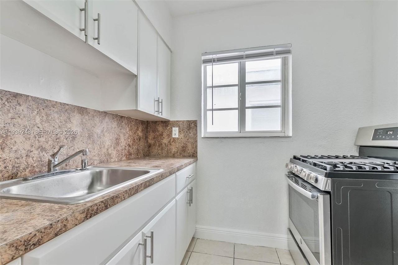 6921 Rue Vendome #10 - Photo 5 of 27