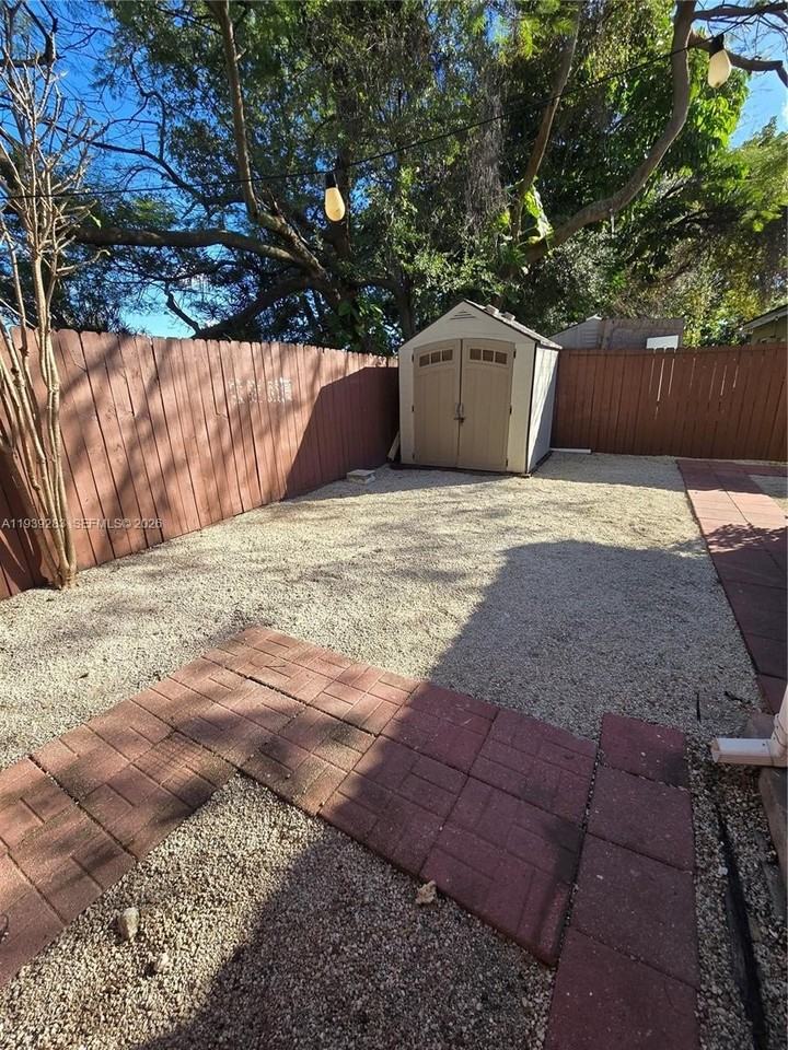 761 Nw 24th Ct #761 - Photo 5 of 14