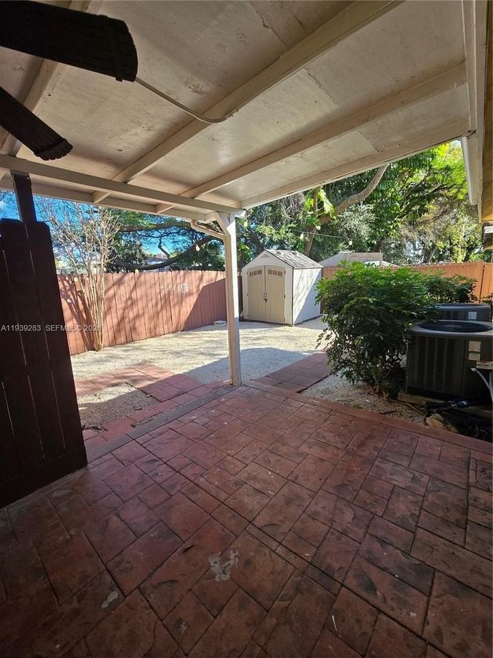 761 Nw 24th Ct #761 - Photo 6 of 14