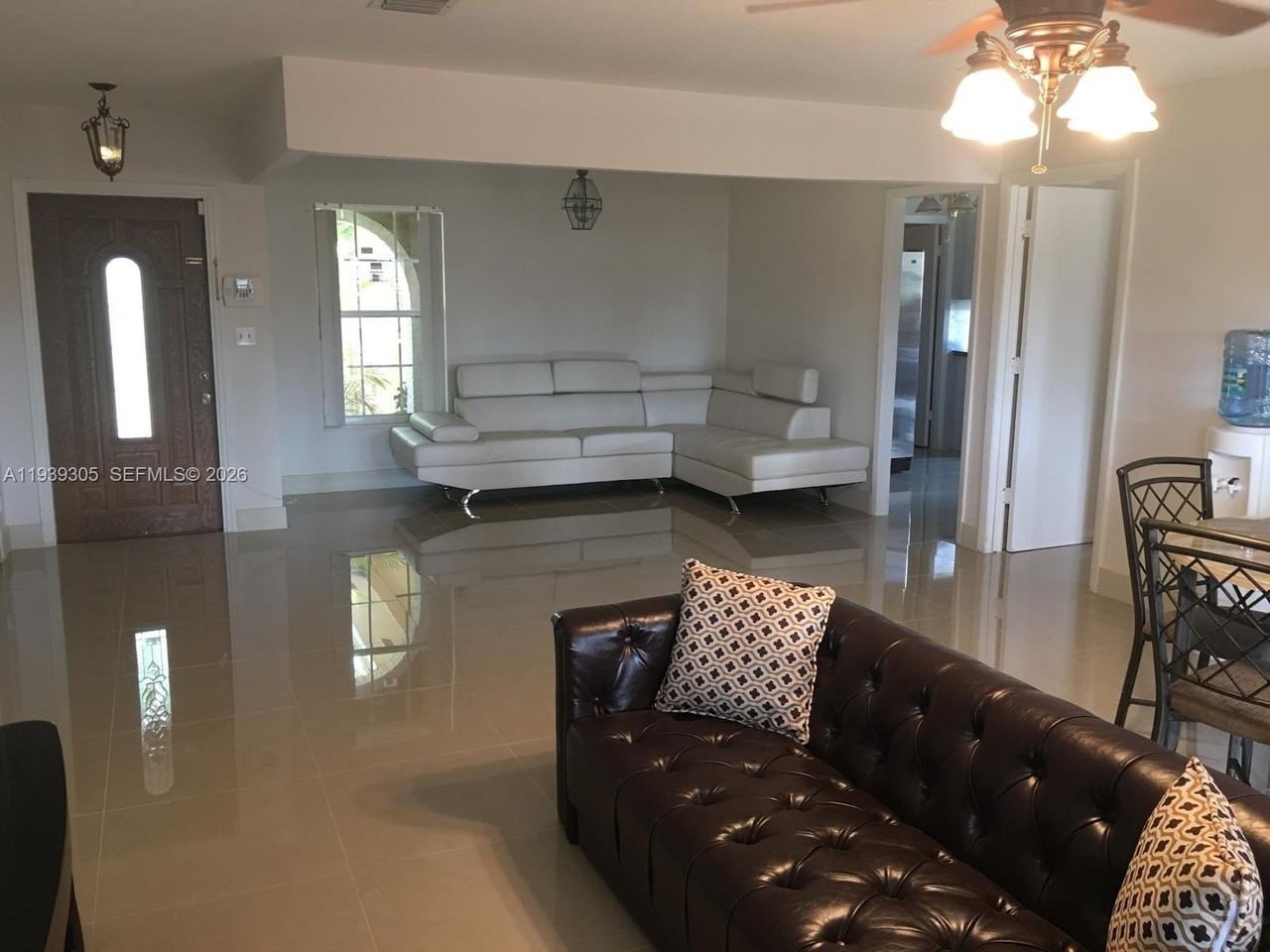 8111 Sw 129th Ave - Photo 2 of 5