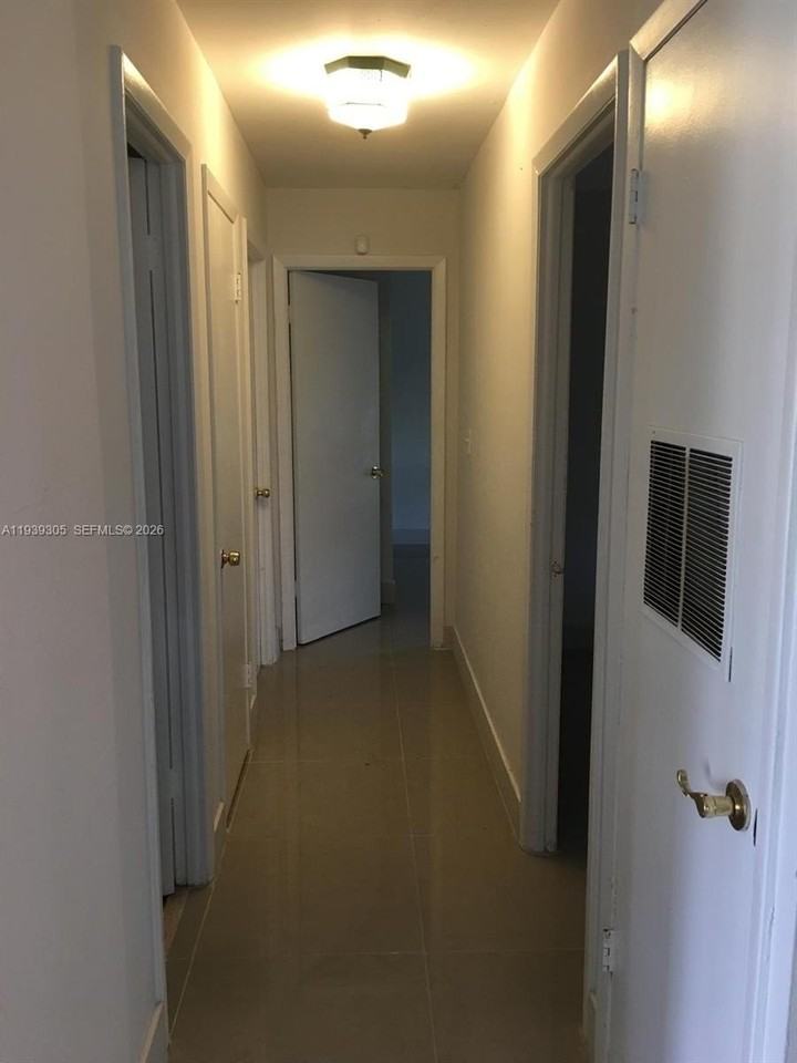 8111 Sw 129th Ave - Photo 3 of 5