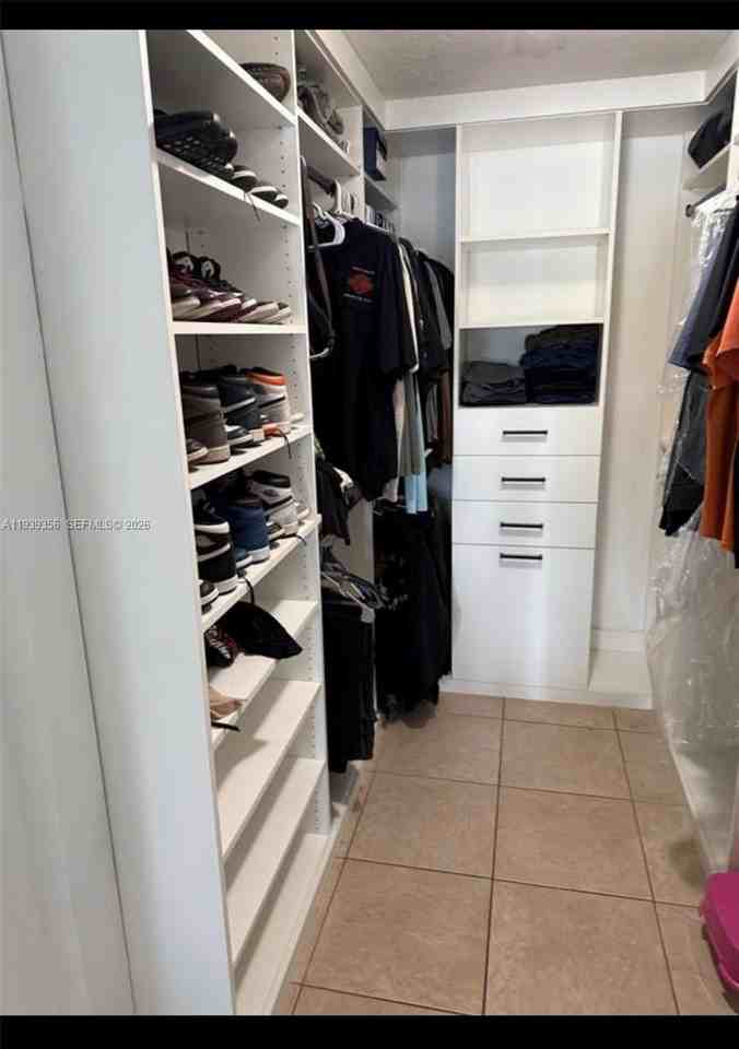 2101 Nw 84th Way - Photo 4 of 16