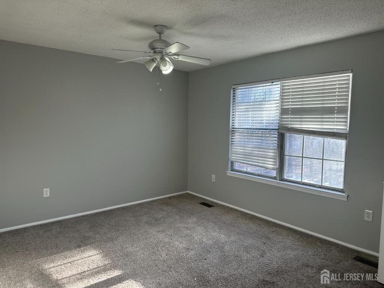 10 Albury Way - Photo 6 of 21