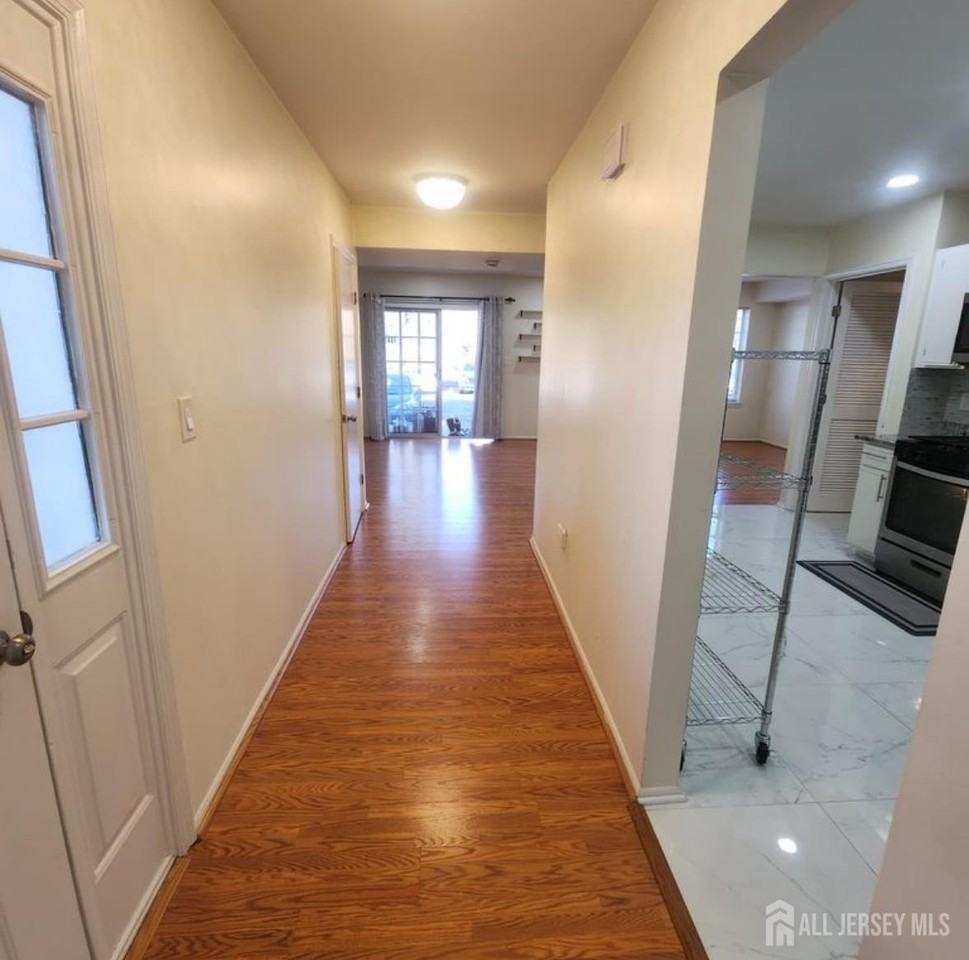 1301 Plymouth Rd - Photo 2 of 12