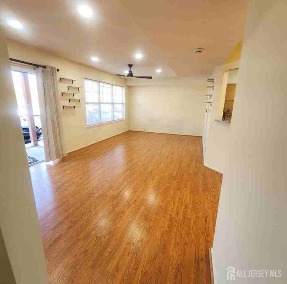 1301 Plymouth Rd - Photo 5 of 12