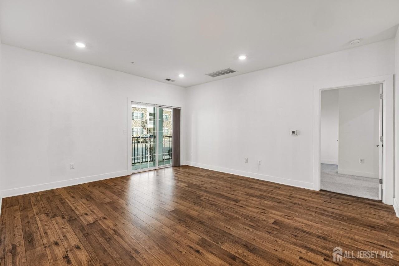 714 Stiller Ln - Photo 5 of 36