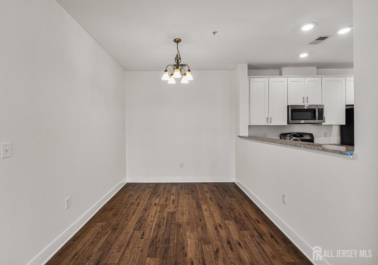 714 Stiller Ln - Photo 6 of 36