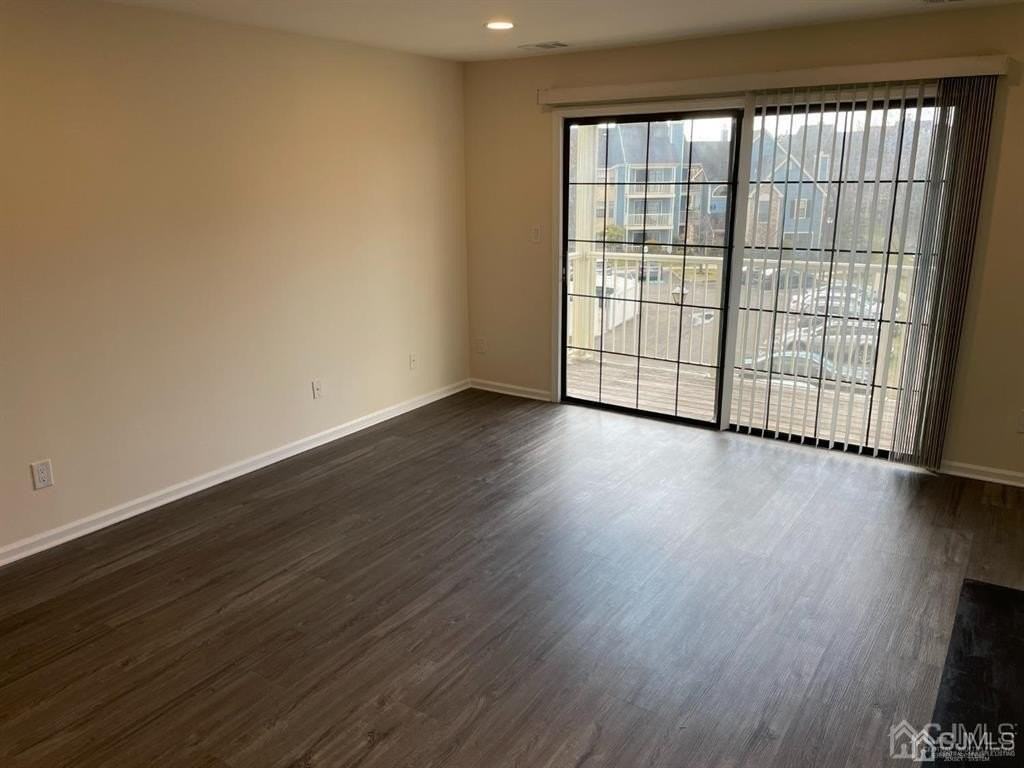 297 Cozzens Ct - Photo 3 of 16